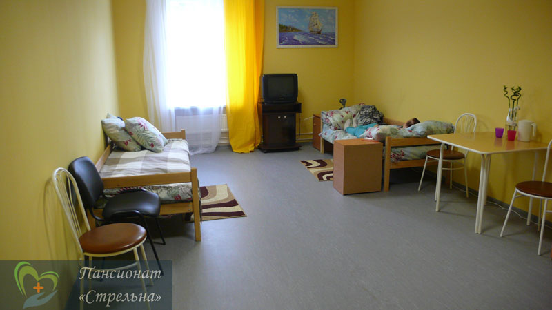 Трехместная комната в пансионате для пожилых людей