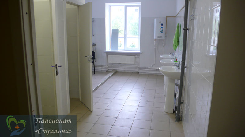 Санузел в частном пансионате для пожилых